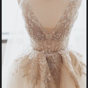 Wedding gown and detachable skirt